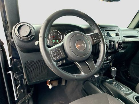 Used 2018 Jeep Wrangler Unlimited Sport S AWD/4WD image 12