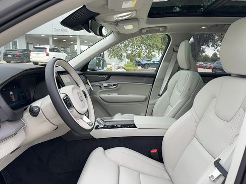 Used 2026 Volvo XC90 B6 Ultra w/ Protection Package AWD/4WD image 11