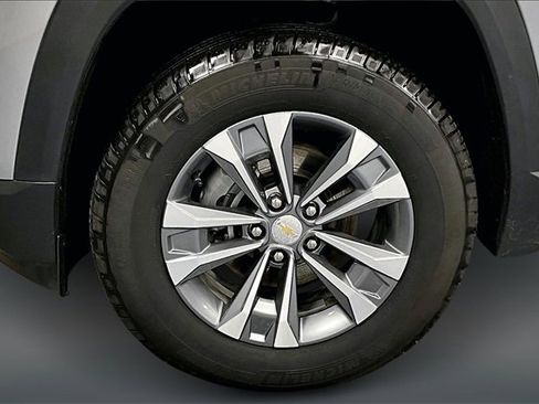 Used 2025 Chevrolet Equinox LT image 29