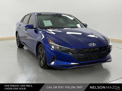 Used 2023 Hyundai Elantra Blue FWD image 4