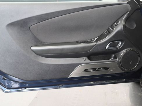 Used 2015 Chevrolet Camaro SS w/ Rear Vision Package RWD image 11