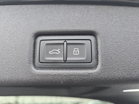 Certified 2025 Audi Q5 Premium w/ Convenience Package image 19