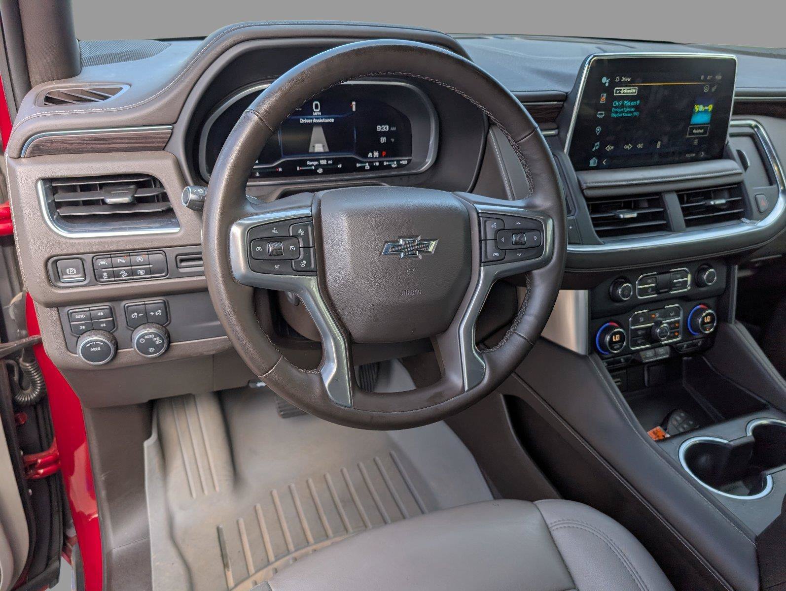 Used 2023 Chevrolet Tahoe Z71 w/ Luxury Package AWD/4WD image 4