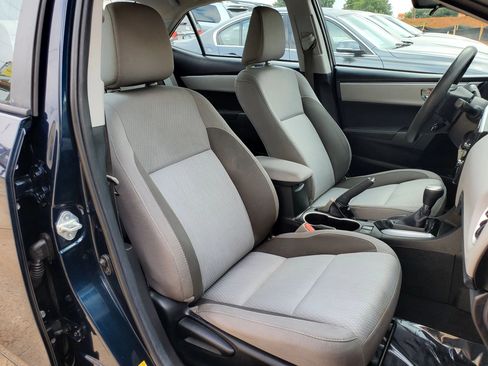 Used 2018 Toyota Corolla LE w/ Carpet Mat Package (TMS) FWD image 30