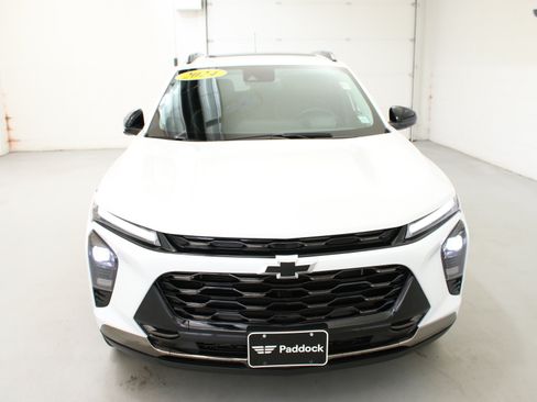 Used 2024 Chevrolet Trax ACTIV w/ Sunroof Package FWD image 3