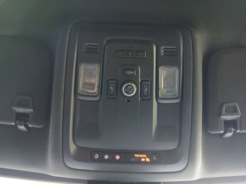 Used 2023 Chevrolet Tahoe LT w/ Luxury Package RWD image 7