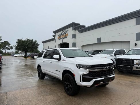 Used 2021 Chevrolet Suburban Z71 w/ Z71 Off-Road Package AWD/4WD image 45