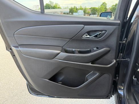 Used 2019 Chevrolet Traverse LT w/ LT Premium Package AWD/4WD image 12