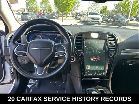 Used 2018 Chrysler 300 Touring w/ Chrome Appearance Package RWD image 30