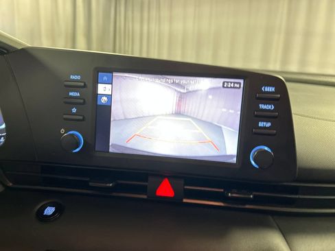 Used 2025 Hyundai Elantra Sport FWD image 16