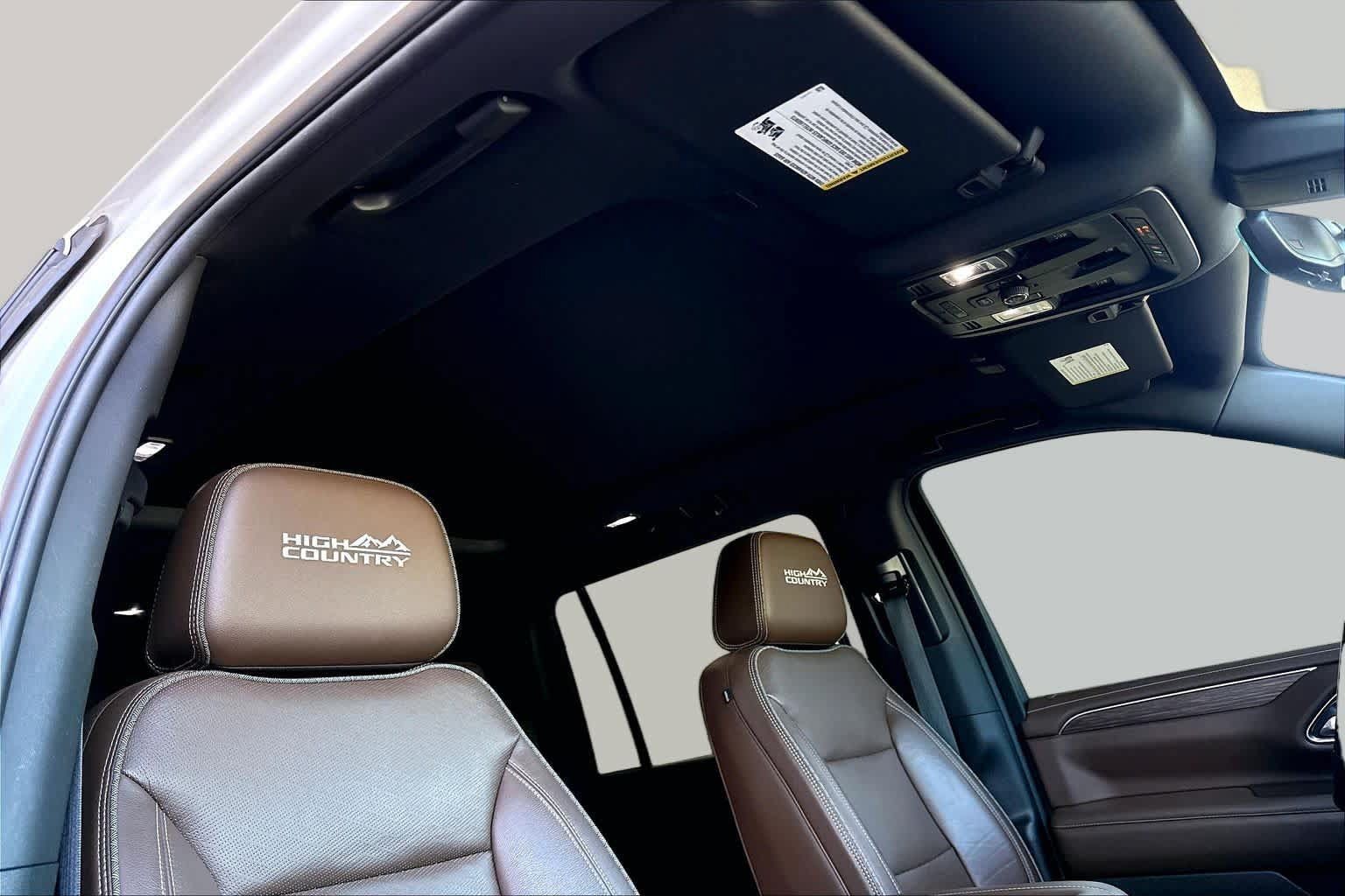 Used 2021 Chevrolet Suburban High Country w/ Premium Package AWD/4WD image 14