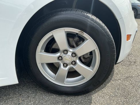 Used 2016 Chevrolet Cruze LT FWD image 13