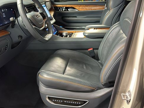 Used 2022 Jeep Grand Wagoneer Series II image 27