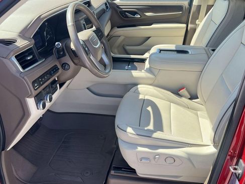 Used 2021 GMC Yukon Denali w/ Denali Premium Package image 5