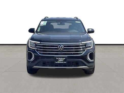 New 2026 Volkswagen Atlas SE image 2