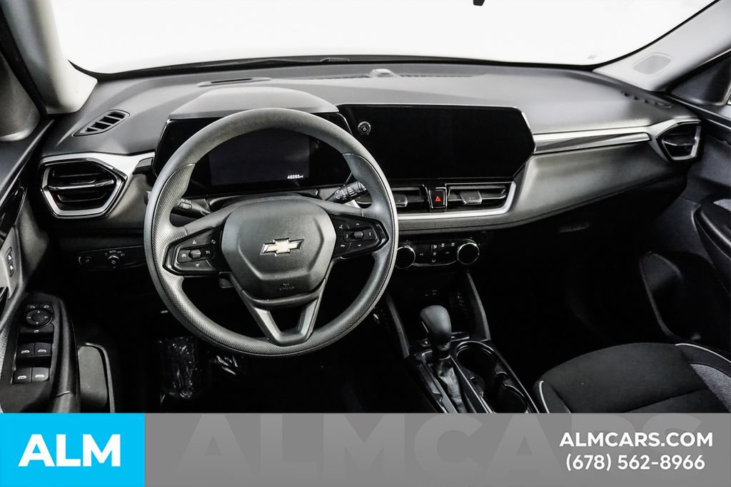 Used 2025 Chevrolet TrailBlazer LT FWD image 23