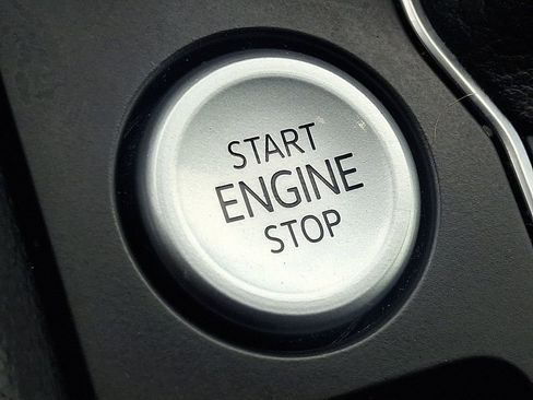 Used 2021 Volkswagen Atlas SEL Premium image 26