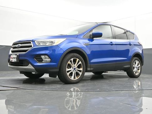 Used 2017 Ford Escape SE image 37