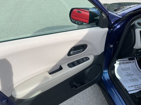 Used 2016 Honda HR-V LX image 9