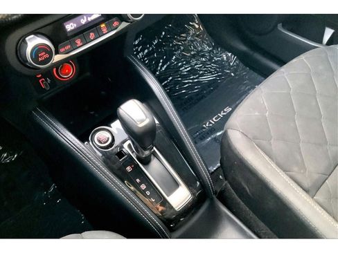 Used 2020 Nissan Kicks SV image 19