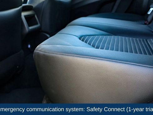 Used 2024 Toyota Camry SE image 13