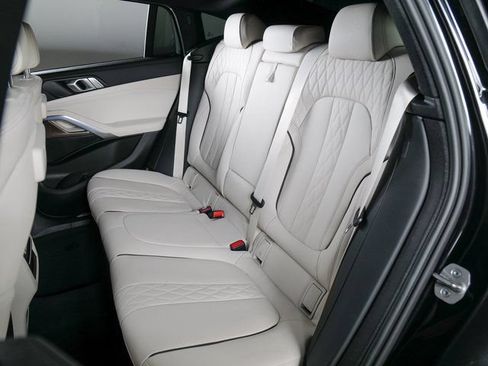 Used 2023 BMW X6 xDrive40i w/ M Sport Package AWD/4WD image 5