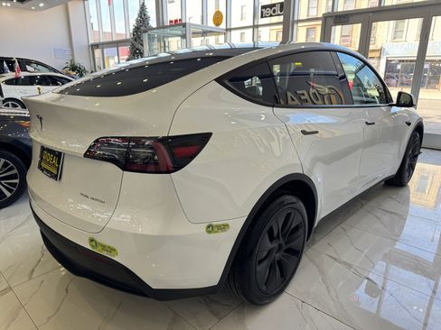 Used 2024 Tesla Model Y Long Range image 6