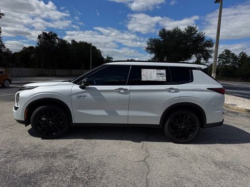 New 2025 Mitsubishi Outlander SEL Black Edition image 4