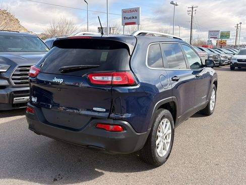 Used 2016 Jeep Cherokee Latitude w/ Comfort/Convenience Group image 5