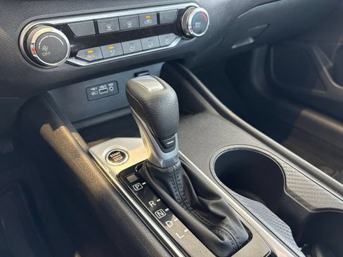 Used 2025 Nissan Altima 2.5 SV FWD image 41