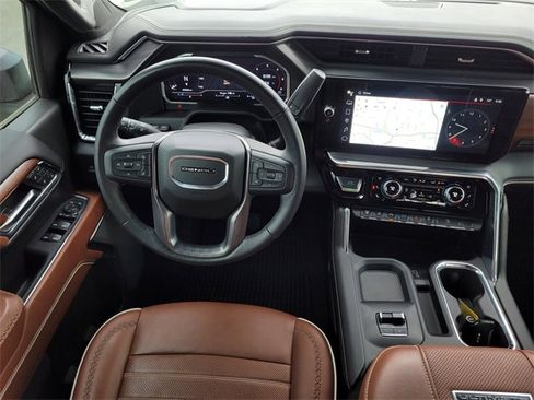 Used 2024 GMC Sierra 2500 Denali Ultimate image 10