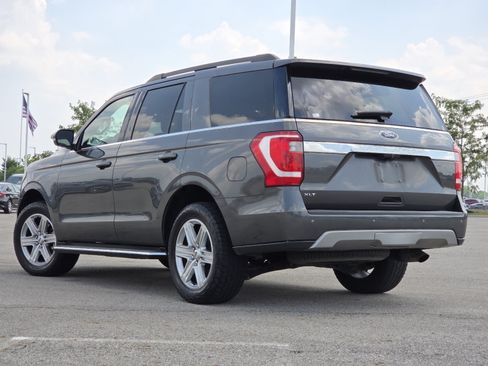 Used 2019 Ford Expedition XLT w/ Equipment Group 202A AWD/4WD image 14