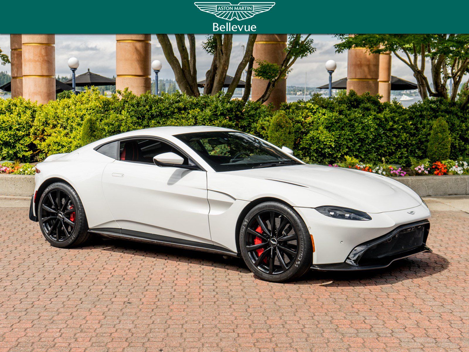 Used 2020 Aston Martin V8 Vantage Coupe RWD image 1