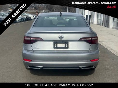 Used 2020 Volkswagen Jetta R-Line w/ R-Line Cold Weather Package image 5