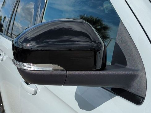 New 2025 Ford Expedition Platinum w/ Stealth Performance Package image 12