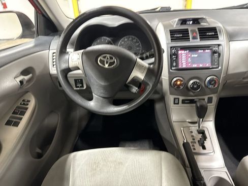 Used 2012 Toyota Corolla LE FWD image 11
