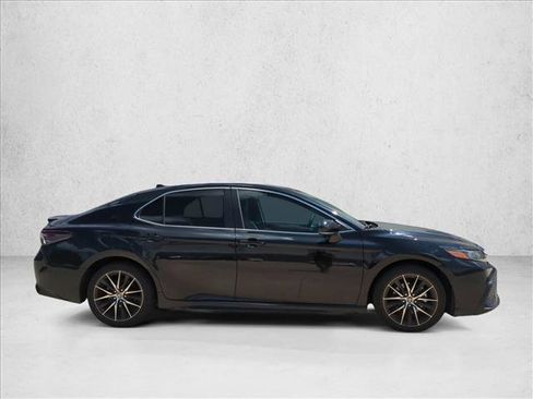 Certified 2023 Toyota Camry SE FWD image 4