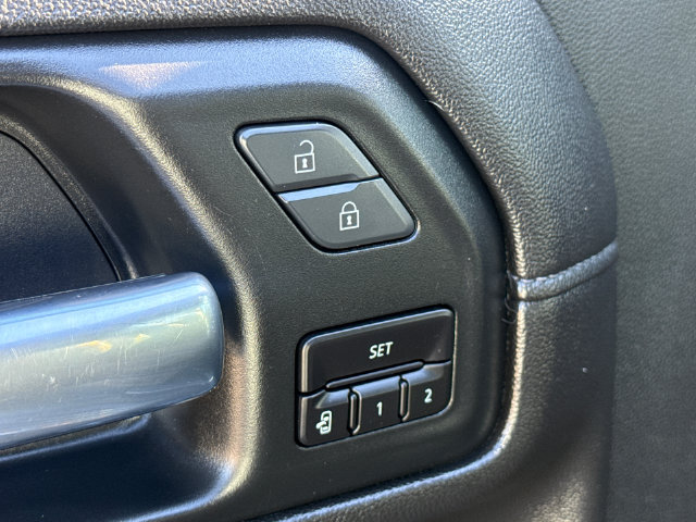 Used 2020 GMC Sierra 3500 Denali w/ Technology Package AWD/4WD image 18