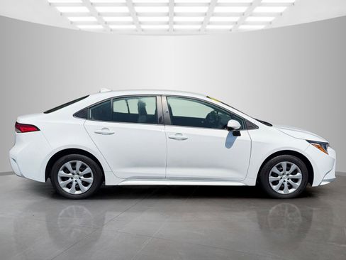 Used 2025 Toyota Corolla LE FWD image 6