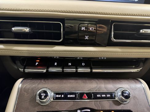 Used 2023 Lincoln Aviator Reserve w/ Equipment Group 201A AWD/4WD image 19