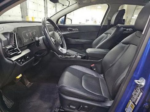Used 2025 Kia Sportage EX w/ Premium Package AWD/4WD image 2
