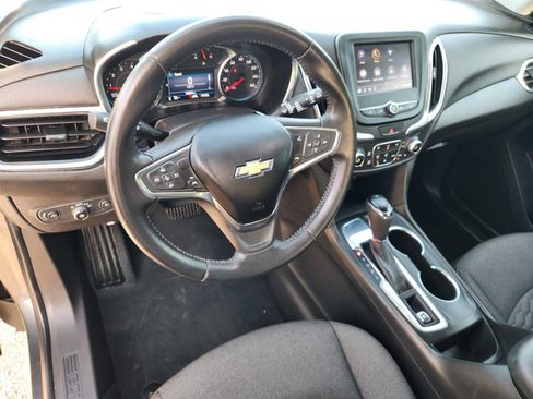Used 2021 Chevrolet Equinox LT FWD image 2