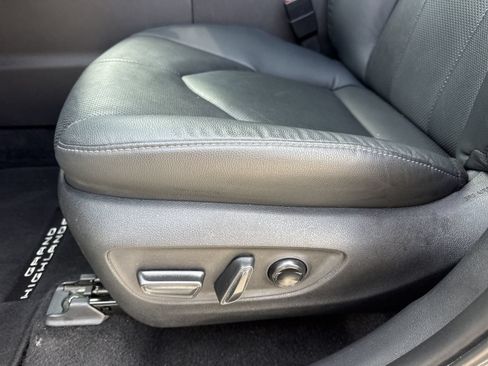 Used 2025 Toyota Grand Highlander FWD image 21