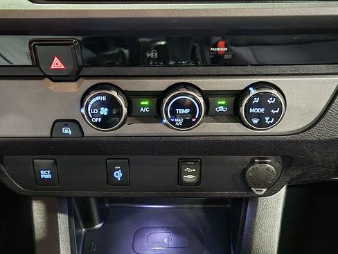 Used 2016 Toyota Tacoma TRD Sport w/ Towing Package RWD image 39