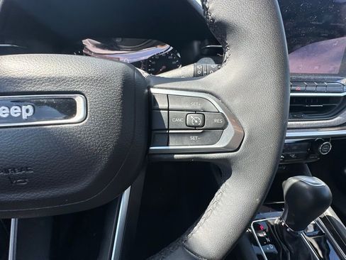 Used 2024 Jeep Compass Latitude image 26