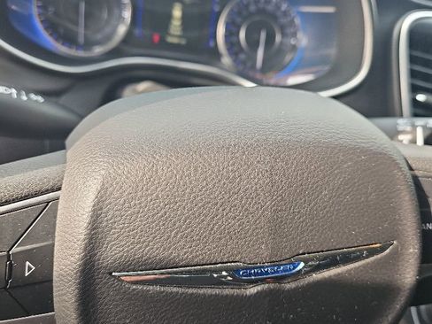 Used 2016 Chrysler 200 Limited FWD image 8