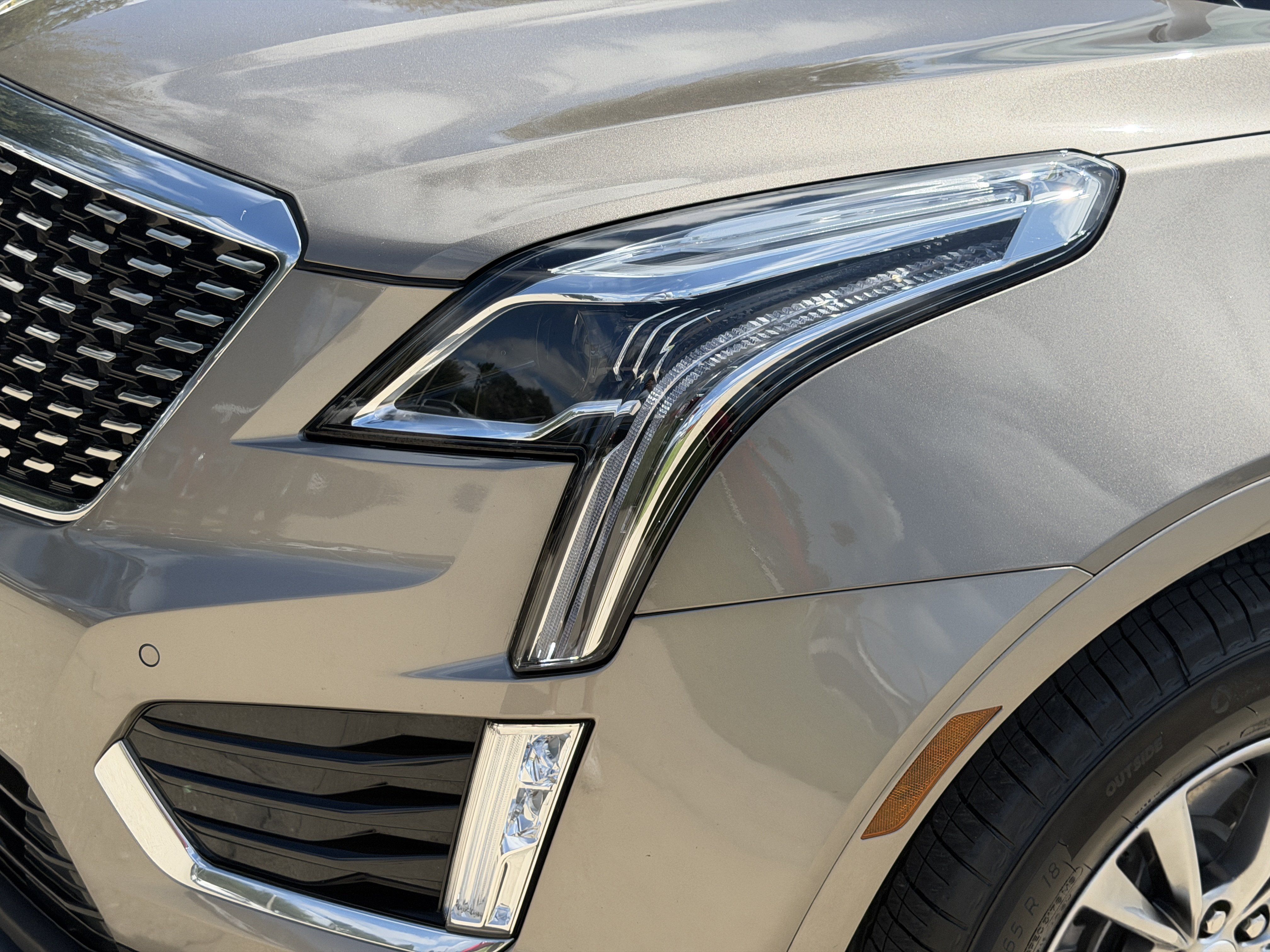 Certified 2023 Cadillac XT5 Premium Luxury FWD image 8