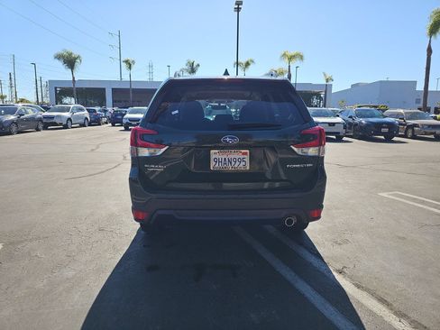 Used 2023 Subaru Forester Limited AWD/4WD image 6