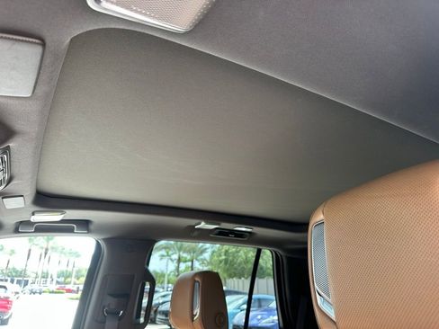 Used 2022 Cadillac Escalade Premium Luxury w/ Performance Package AWD/4WD image 21