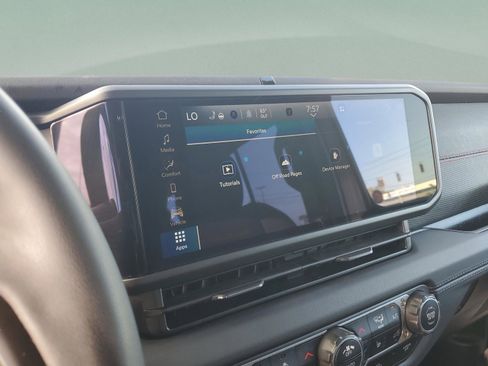 Used 2025 Jeep Wrangler Unlimited Rubicon w/ Convenience Group image 20